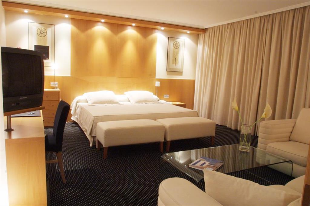 Silken Alfonso X Hotel Ciudad Real Phòng bức ảnh