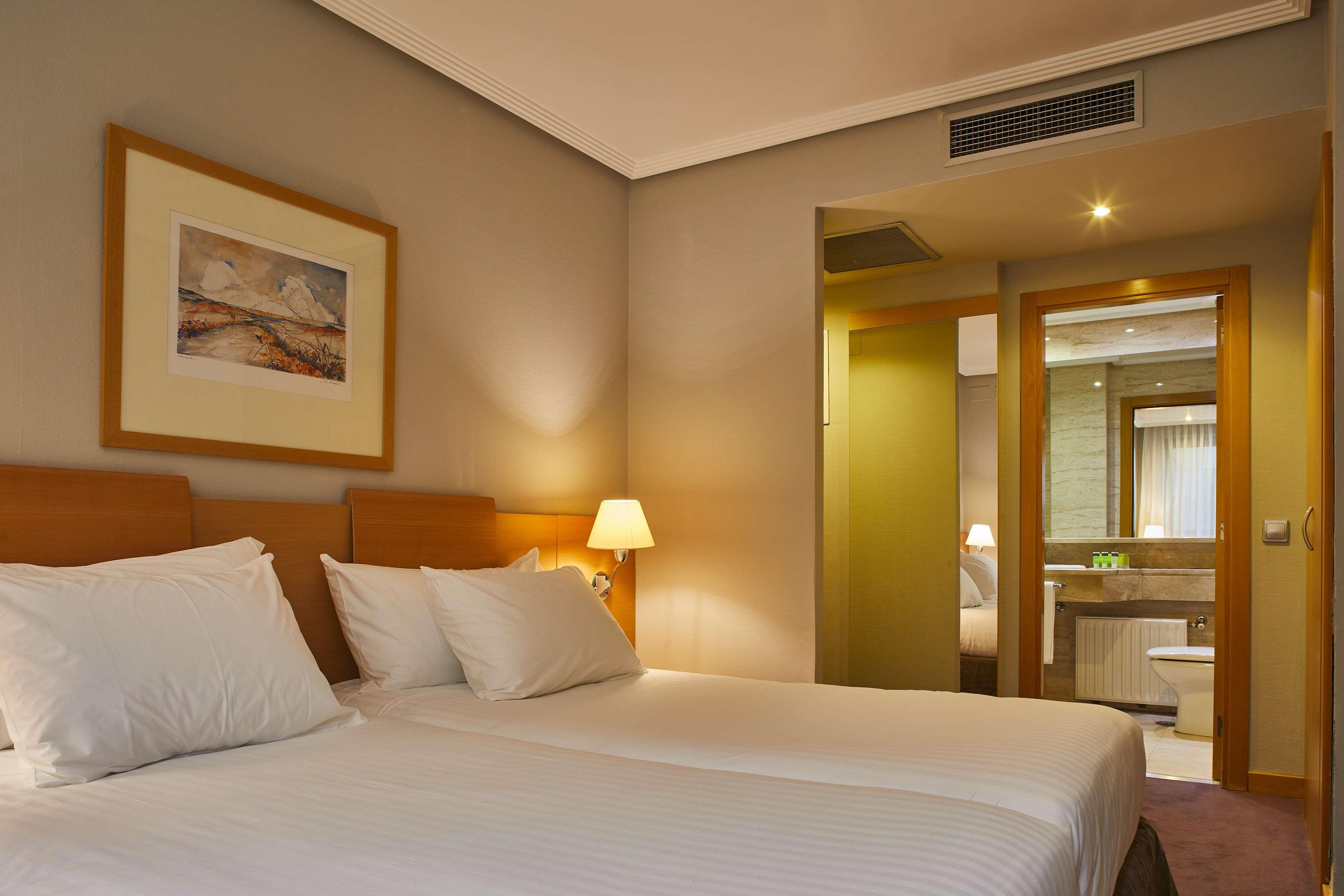 Silken Alfonso X Hotel Ciudad Real Ngoại thất bức ảnh
